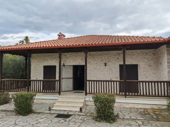 2 Bedroom Country House